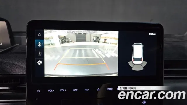 Hyundai Staria 2023 thumb 6