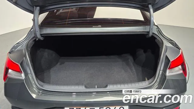 Hyundai Elantra 2022 thumb 4