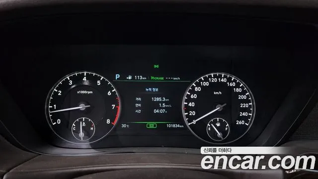 Genesis G90 2016 thumb 3