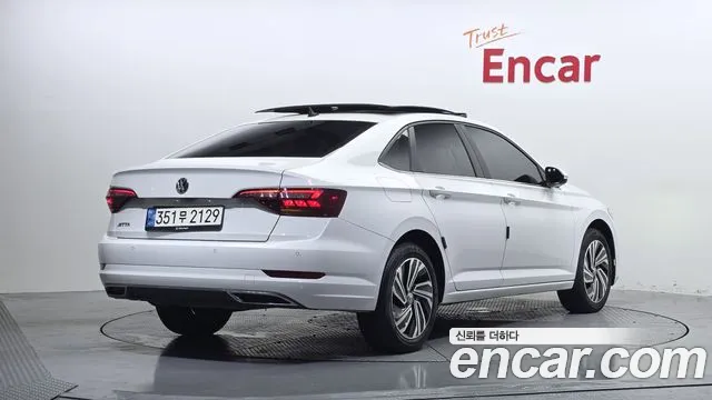 Volkswagen Jetta 2020 thumb 11