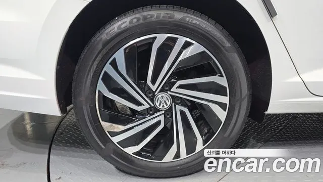 Volkswagen Jetta 2020 thumb 10