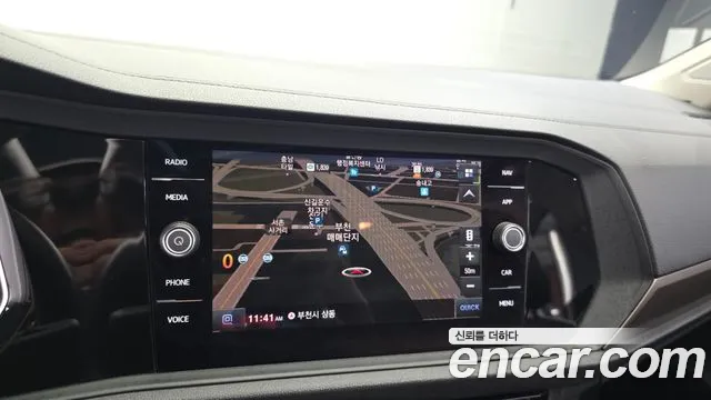 Volkswagen Jetta 2020 thumb 3