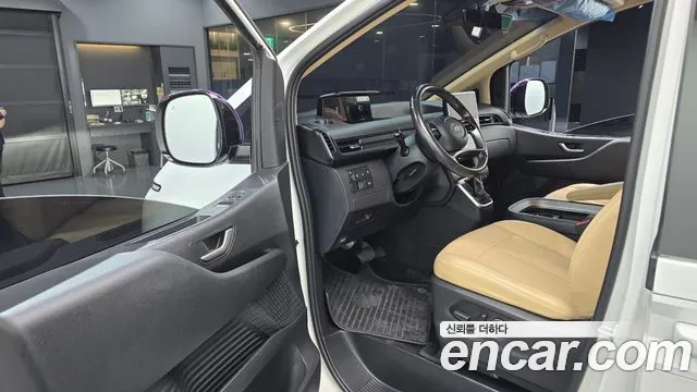 Hyundai Staria 2022 thumb 2
