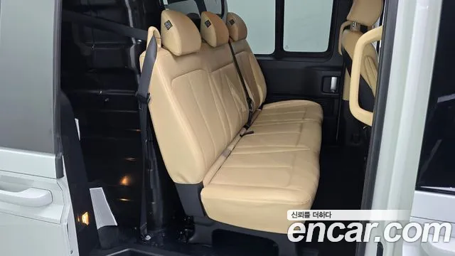 Hyundai Staria 2022 thumb 10