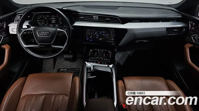 Audi e-tron 2020 thumb 2