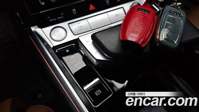 Audi e-tron 2020 thumb 9