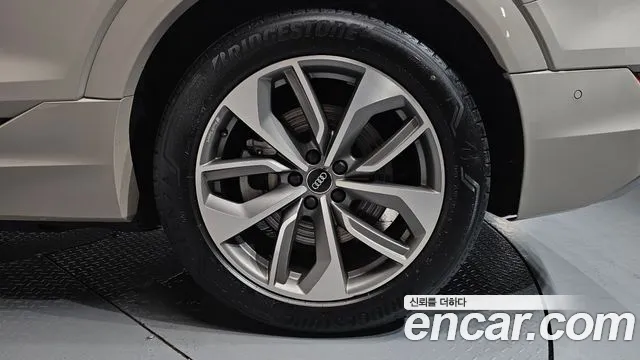 Audi e-tron 2020 thumb 7
