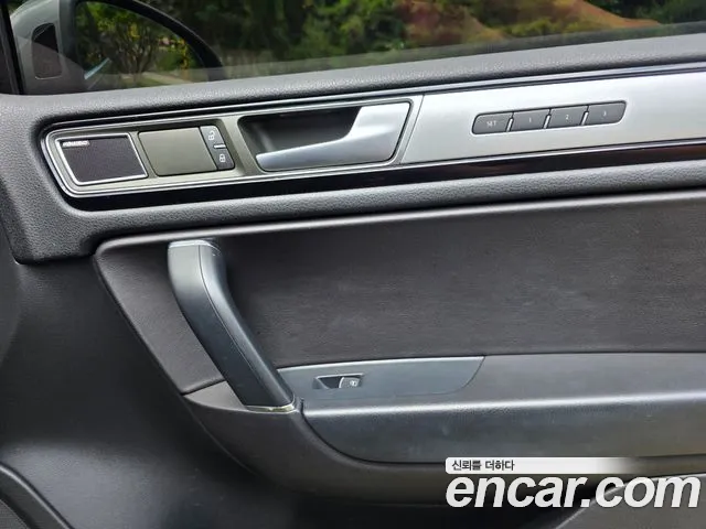 Volkswagen Touareg 2015 thumb 6