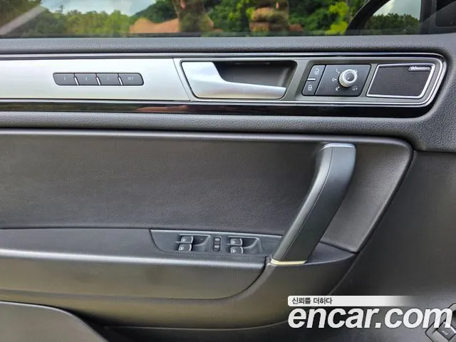 Volkswagen Touareg 2015 thumb 3