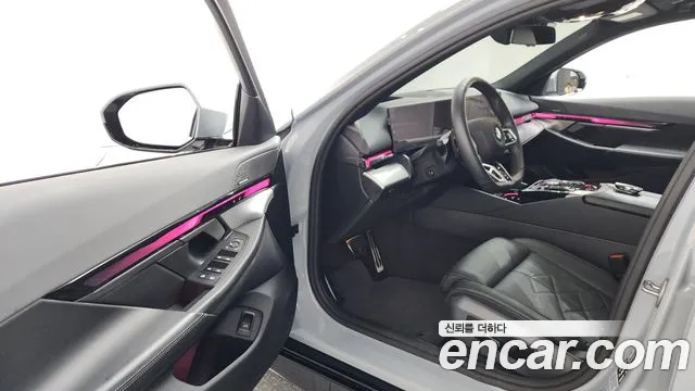 BMW 5 серии 2024 thumb 8