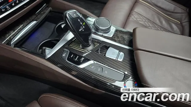 BMW 6 серии Gran Turismo 2017 thumb 6