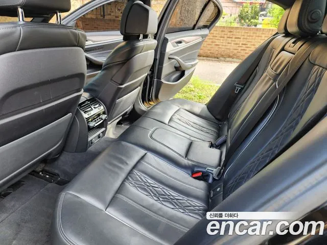 BMW 5 серии 2017 thumb 5