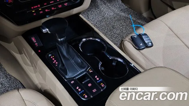 Kia Carnival 2019 thumb 2