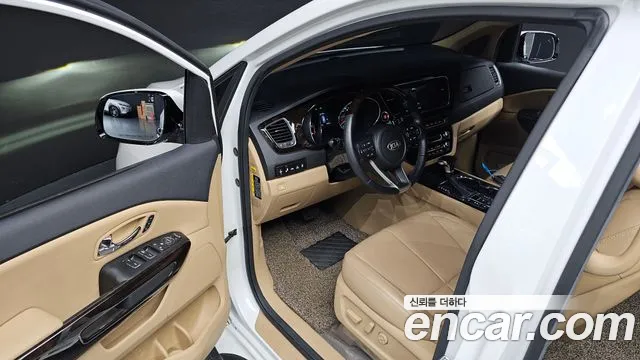 Kia Carnival 2019 thumb 9