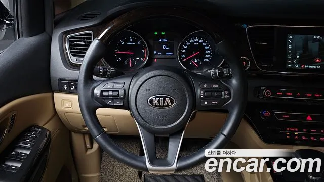 Kia Carnival 2019 thumb 6