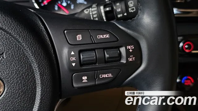 Kia Carnival 2019 thumb 10