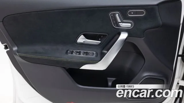 Mercedes-Benz A-Class 2025 thumb 6
