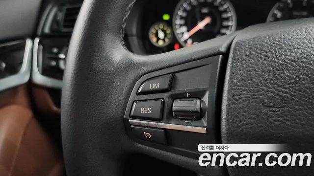 BMW 5 серии 2013 thumb 10