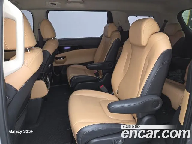 Kia Carnival 2021 thumb 12