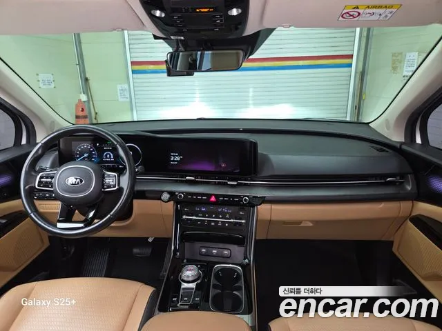 Kia Carnival 2021 thumb 3