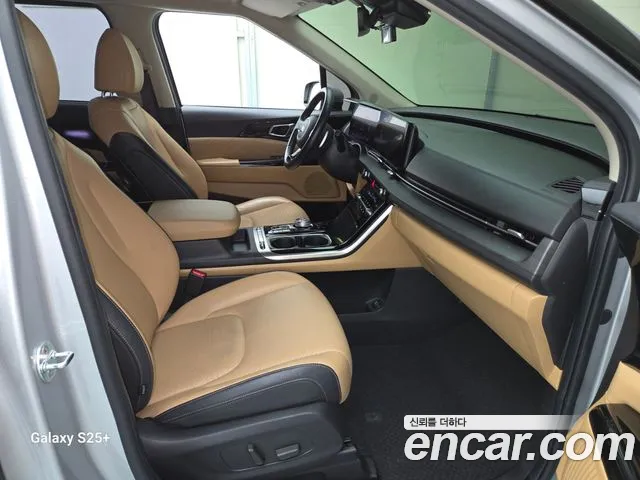 Kia Carnival 2021 thumb 2