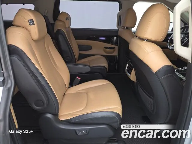 Kia Carnival 2021 thumb 5