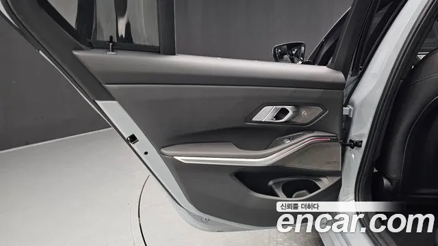 BMW 3 серии 2026 thumb 2