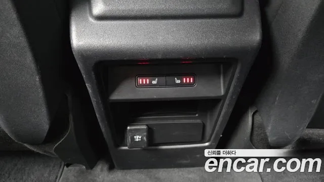Land Rover Discovery Sport 2018 thumb 12