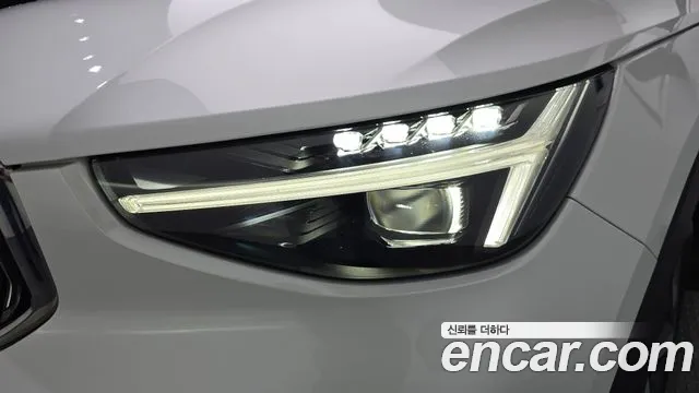 Volvo XC40 2024 thumb 9