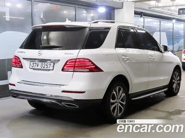 Mercedes-Benz GLE-Класс 2016 thumb 6
