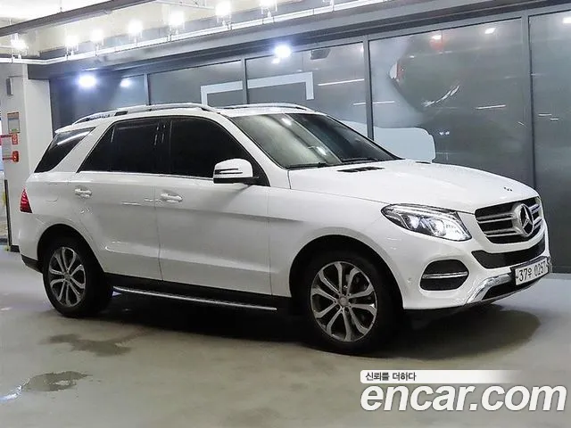 Mercedes-Benz GLE-Класс 2016 thumb 7