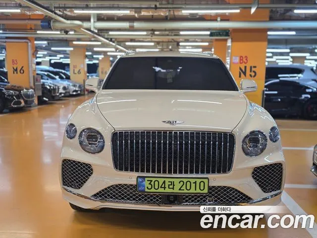 Bentley Bentayga 2024 thumb 11