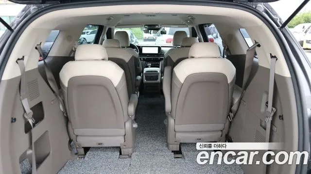 Kia Carnival 2021 thumb 12