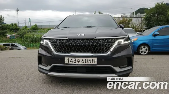 Kia Carnival 2021 thumb 2