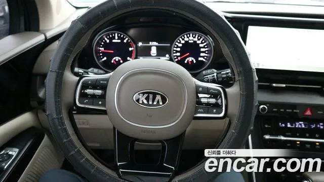 Kia Carnival 2021 thumb 8