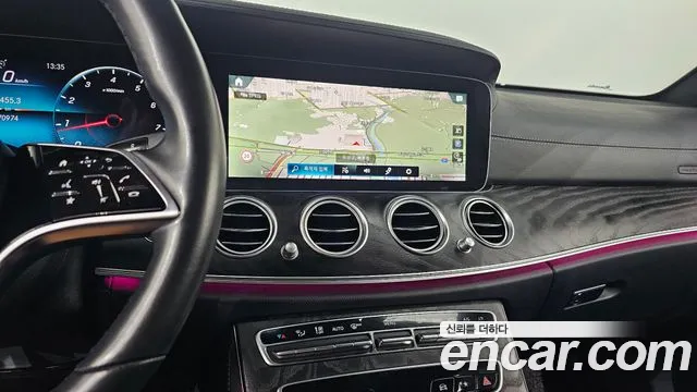 Mercedes-Benz E-Class 2022 thumb 7
