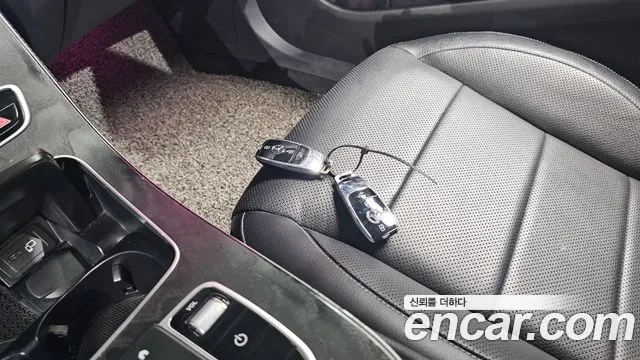 Mercedes-Benz E-Class 2022 thumb 2