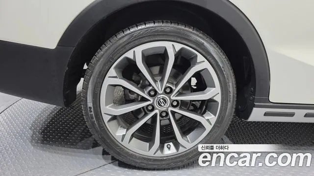 KGM Tivoli Air 2017 thumb 12