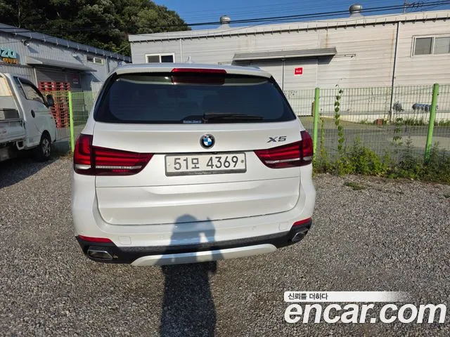 BMW X5 2017 thumb 10