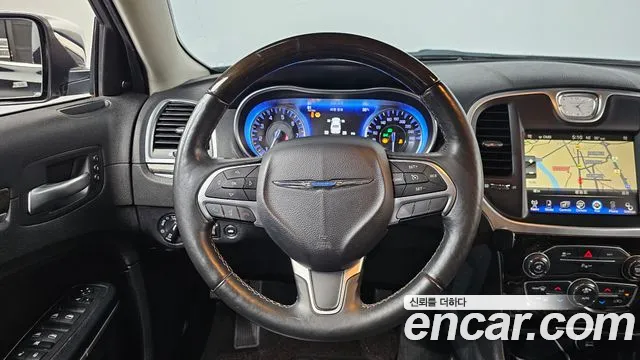 Chrysler 300C 2015 thumb 8