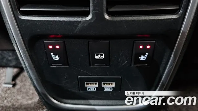 Chrysler 300C 2015 thumb 10