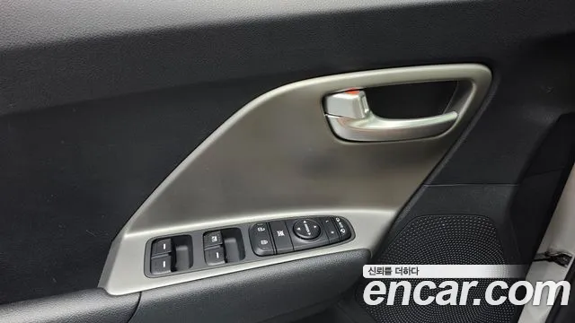 Kia Niro Plus 2022 thumb 3