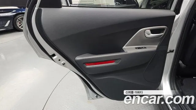 Kia Niro Plus 2022 thumb 12