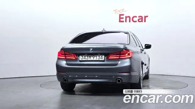 BMW 5 серии 2019 thumb 10