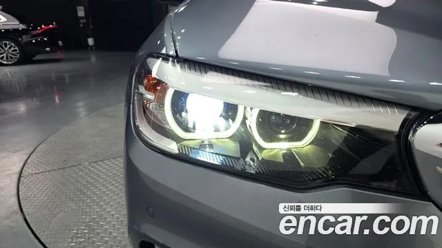 BMW 5 серии 2019 thumb 3