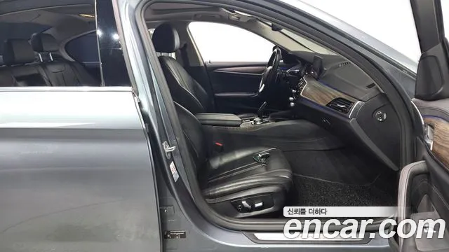 BMW 5 серии 2019 thumb 2