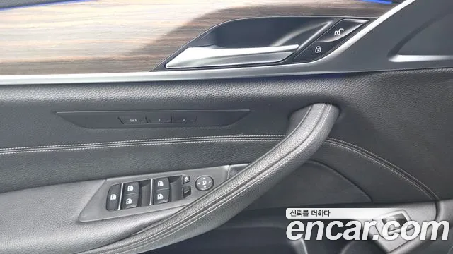 BMW 5 серии 2019 thumb 4