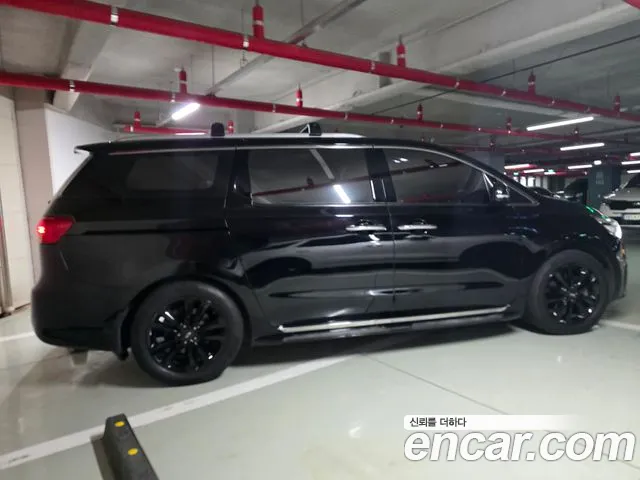 Kia Carnival 2016 thumb 6