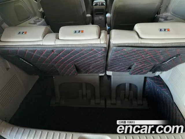 Kia Carnival 2016 thumb 4