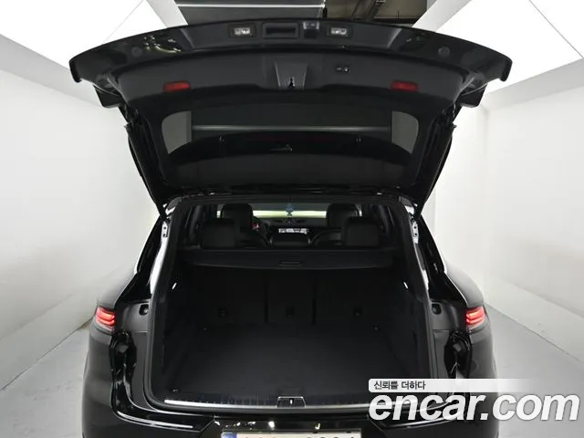 Porsche Cayenne 2025 thumb 8